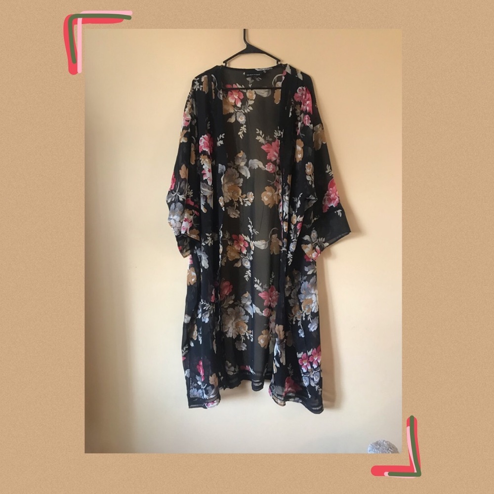 3 for $20! 🌿 MINKPINK Floral Kimono 🌸
